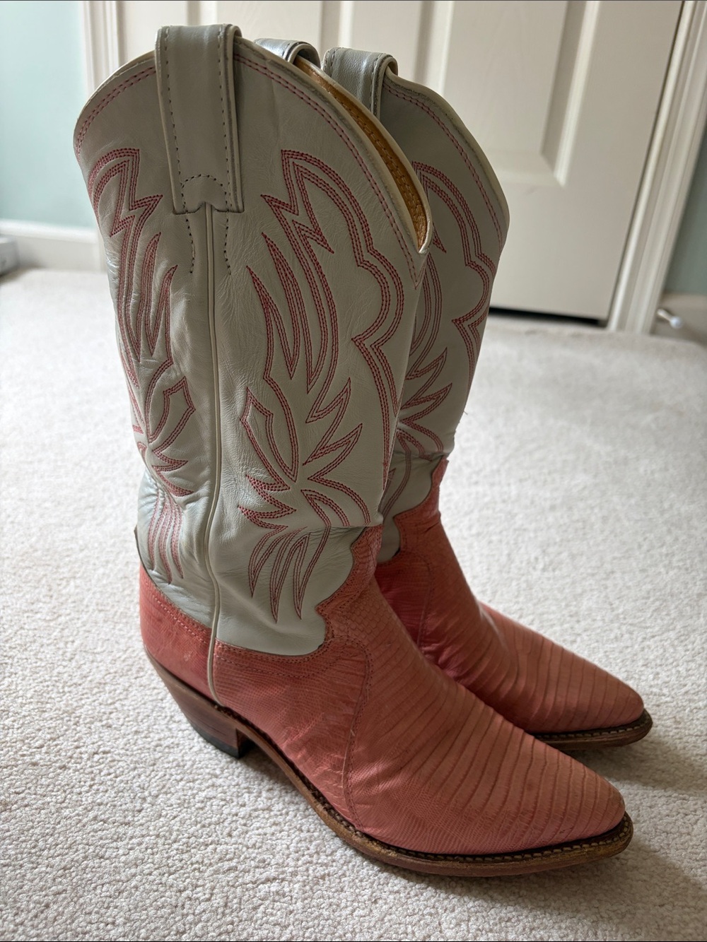 VINTAGE Justin Cowgirl Boots